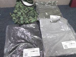 lot 95 image: 4 Mens Goodthreads Short Sleeved C...