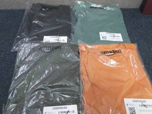 lot 96 image: 4 Mens Goodthreads Short Sleeved C...