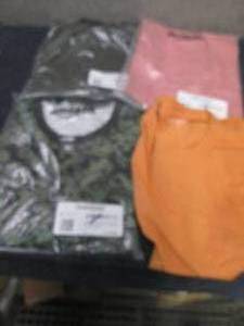 lot 98 image: 4 Mens Goodthreads Short Sleeved C...