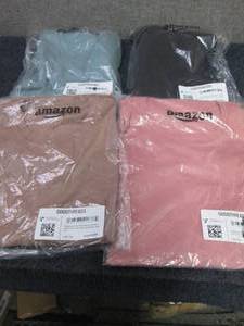 lot 100 image: 4 Mens Goodthreads Short Sleeved 3...