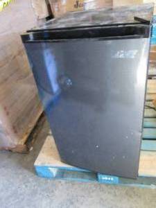 lot 196 image: Arctic King Refrigerator dented, un...