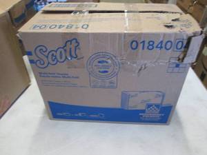 lot 239 image: Scott Essential Multifold Paper Tow...