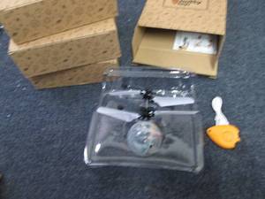 lot 270 image: 4 Nutty Toys Magic Flying Balls Ret...