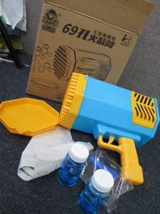 lot 313 image: Rechargeable Bubble Gun...