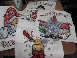lot 327 image: 4 Christmas Pillow Covers 18x18, Tr...