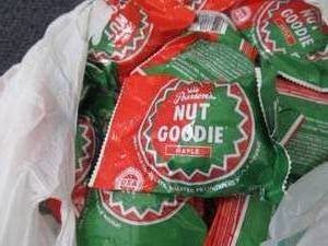 lot 453 image: 12- 1.75 oz Pearsons Nut Goodie Ba...