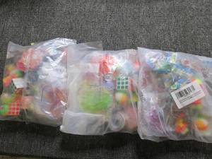 3 new packages of party favorsfidg...