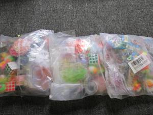 3 new packages of party favorsfidg...