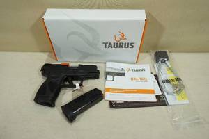 lot 17 image: NEW Taurus G2C .40 S&W Semi-Auto Pistol - 2 Magazines