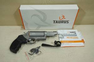 lot 18 image: NEW Taurus Judge .410.45 Colt Double Action Revolver - 3 Magnum