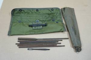 lot 55 image: M-16 Rifle Cleaning Kit - Appears Military Issue