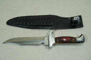 lot 82 image: Stainless Steel Hunting Knife with Leather Sheath