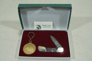 lot 95 image: Bear MGC Cutlery Folding Pocket Knife with Medallion - Wood Handle