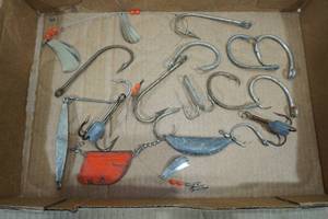 lot 143 image: Large Fishing Hooks and Spinner Rig