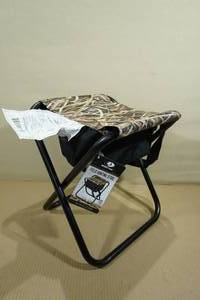 lot 144 image: Mossy Oak Folding Field Hunting Stool