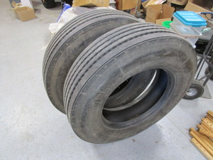 (2) Continental 27580 R22.5 Tires