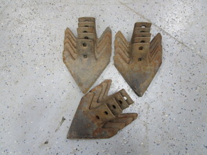 (14) 7 Danish S-Tine Field Cultivator Sweeps