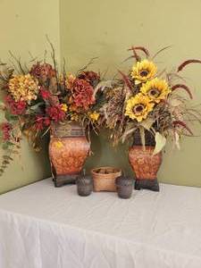 lot 35 image: Staging Bouquet Fall Tones Mental Vases