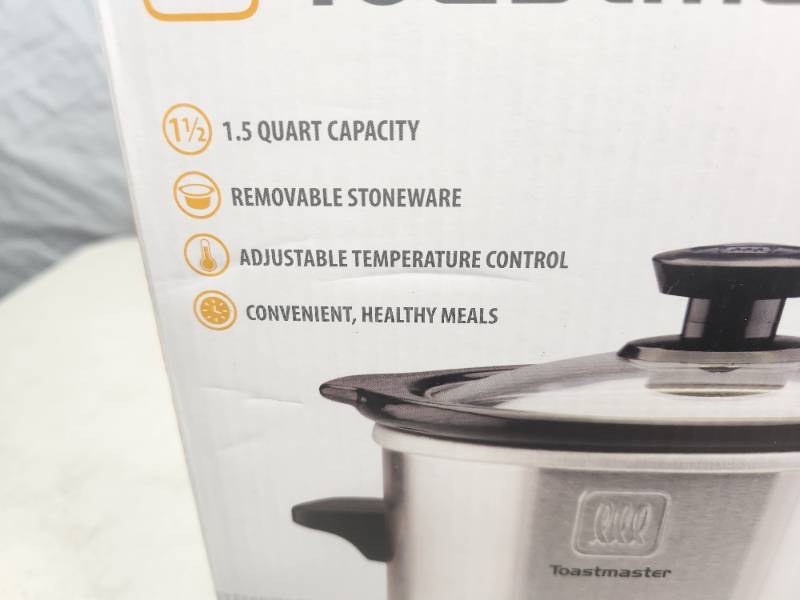 lot 16 image: New Toastmaster 1.5 Quart Slow Cooker