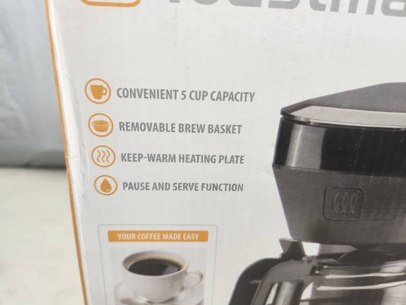 lot 17 image: New Toastmaster 5 Cup Coffee Maker