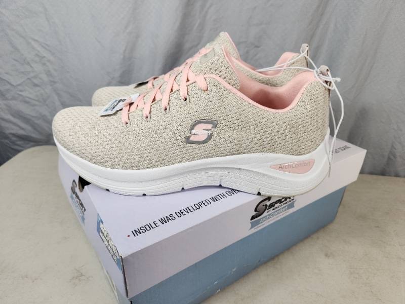 lot 35 image: New Skechers Sport Arch Comfort Shoes - Size 11