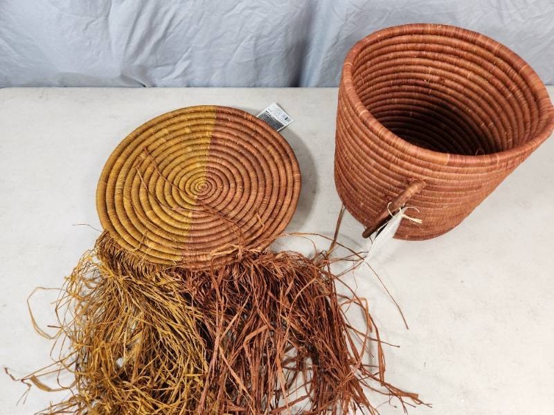 lot 43 image: 2 New Handmade Woven Decorations