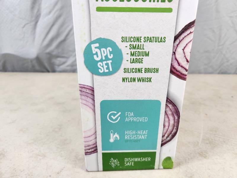 lot 49 image: New Green Life 5 Pc Cooking  Baking Utensils