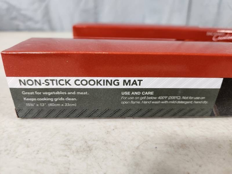 lot 125 image: 2 New Non Stick Grill and Bake Mats