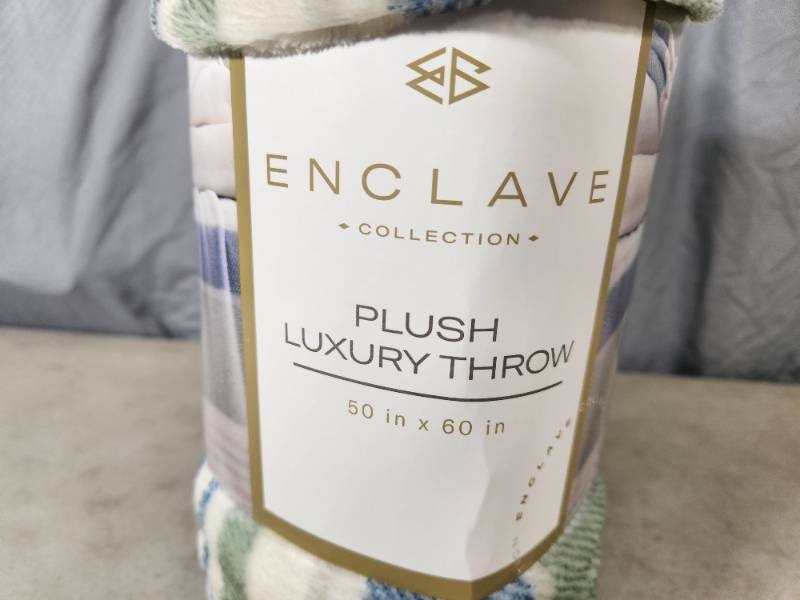 lot 133 image: New Enclave Plush Throw