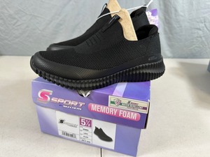 lot 144 image: New Skechers Memory Foam Shoes Size 5 12