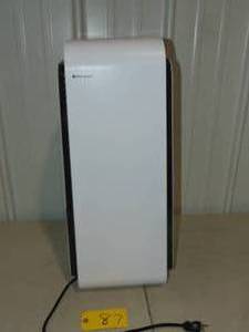 lot 87 image: Blueair Humidifier for Large Room - Model 7413352000