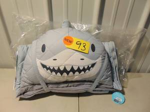 lot 93 image: Members Mark 27x56x14 Shark Sleeping Bag