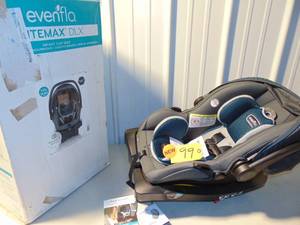 lot 99 image: Evenflo LiteMax Infant Car Seat