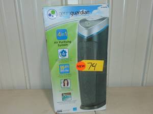 lot 74 image: Germ Guardian Air Purifier with HEPA Filter and UVC Black
