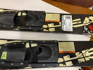 lot 26 image: Shead ST-100 Trainer Skis