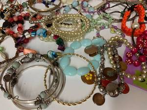 lot 33 image: MIX Styles, ages Bracelets