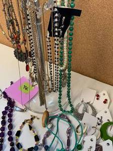 lot 46 image: MIX Necklaces, Earrings, Bracelets