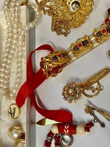 lot 59 image: Gold Style Jewelry Barlow, Kings