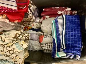 lot 12 image: LG Bin Sheets, Pillowcases,