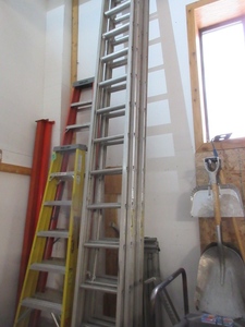 lot 107 image: LOUISVILLE EXTENSION LADDERS