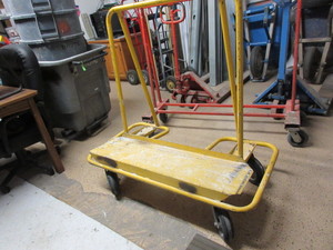 lot 109 image: YELLOW SHEET ROCK CART