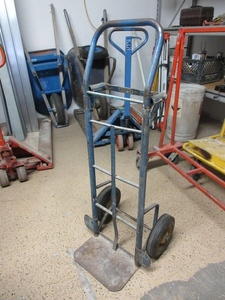 lot 113 image: CRAFTSMAN HAND TRUCK
