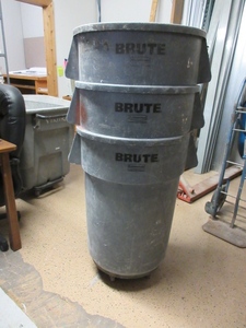 lot 119 image: RUBBERMAID, BRUTE, 55 GALLON ROLLING WASTE CONTAINERS