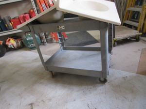lot 147 image: GRAY UTILITY CART