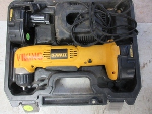 lot 171 image: DE WALT CORDLESS RT ANGLE DRILL WITH CHARGER AND BATTERIES