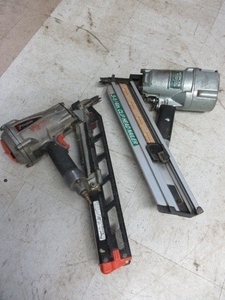 lot 196 image: HITACHI AND PASLODE AIR NAILERS  FOR FRAMING