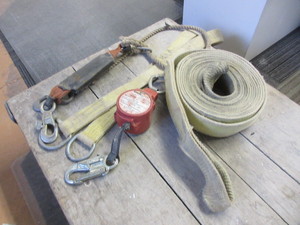 lot 252 image: MILLER MINI LITE FALL  LIMITER AND SHORT LIFTING STRAPS