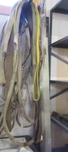 lot 253 image: MANY LIFTING STRAPS AND SOME ROPE