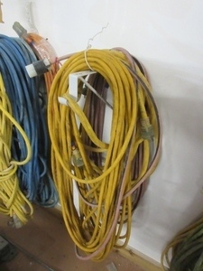 lot 259 image: LONG LENGHT YELLOW HD EXTENSION CORDS