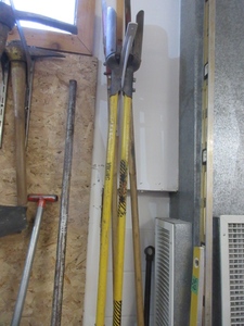 lot 266 image: POST HOLE DIGGERS